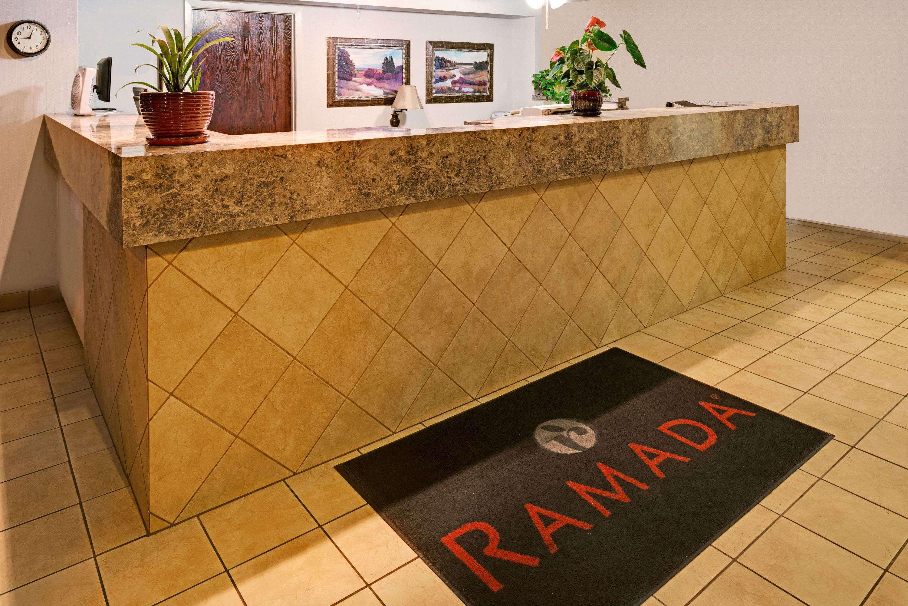 Ramada By Wyndham Spokane Valley Esterno foto